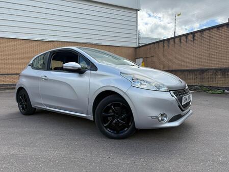 PEUGEOT 208 1.2 VTi Active